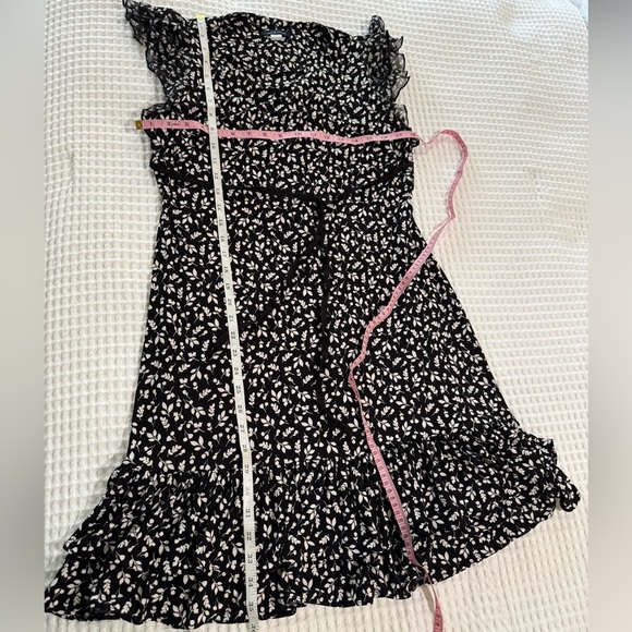 Tommy Hilfiger
Women's Printed Flutter-Sleeve Dress Size 10 - Picture 2 of 4